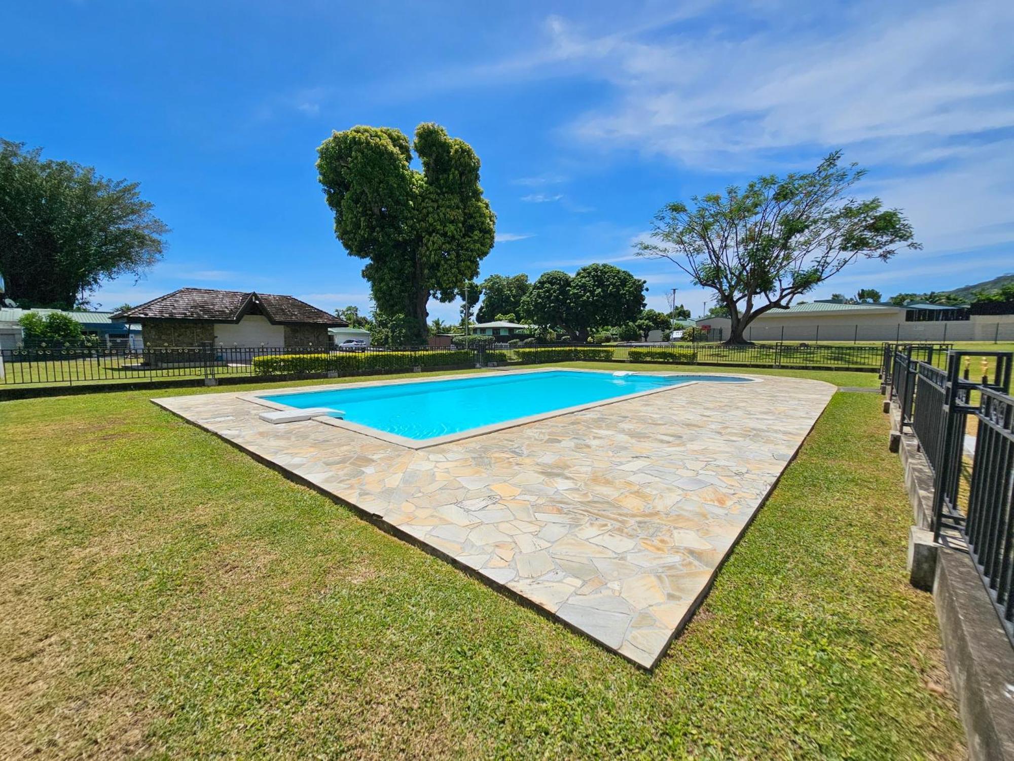 Cozy House In A Private Complex Villa Paea Exterior photo