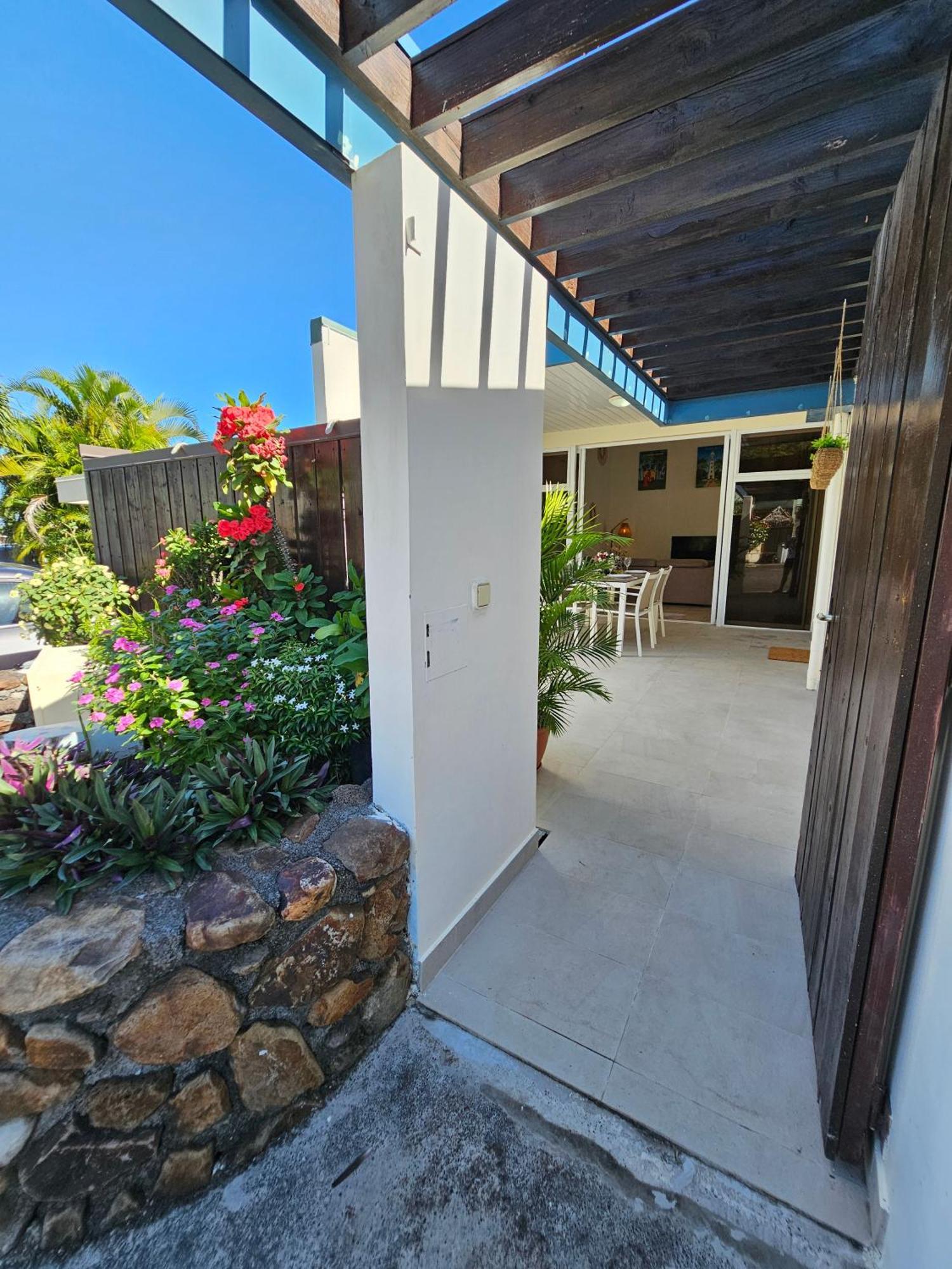 Cozy House In A Private Complex Villa Paea Exterior photo