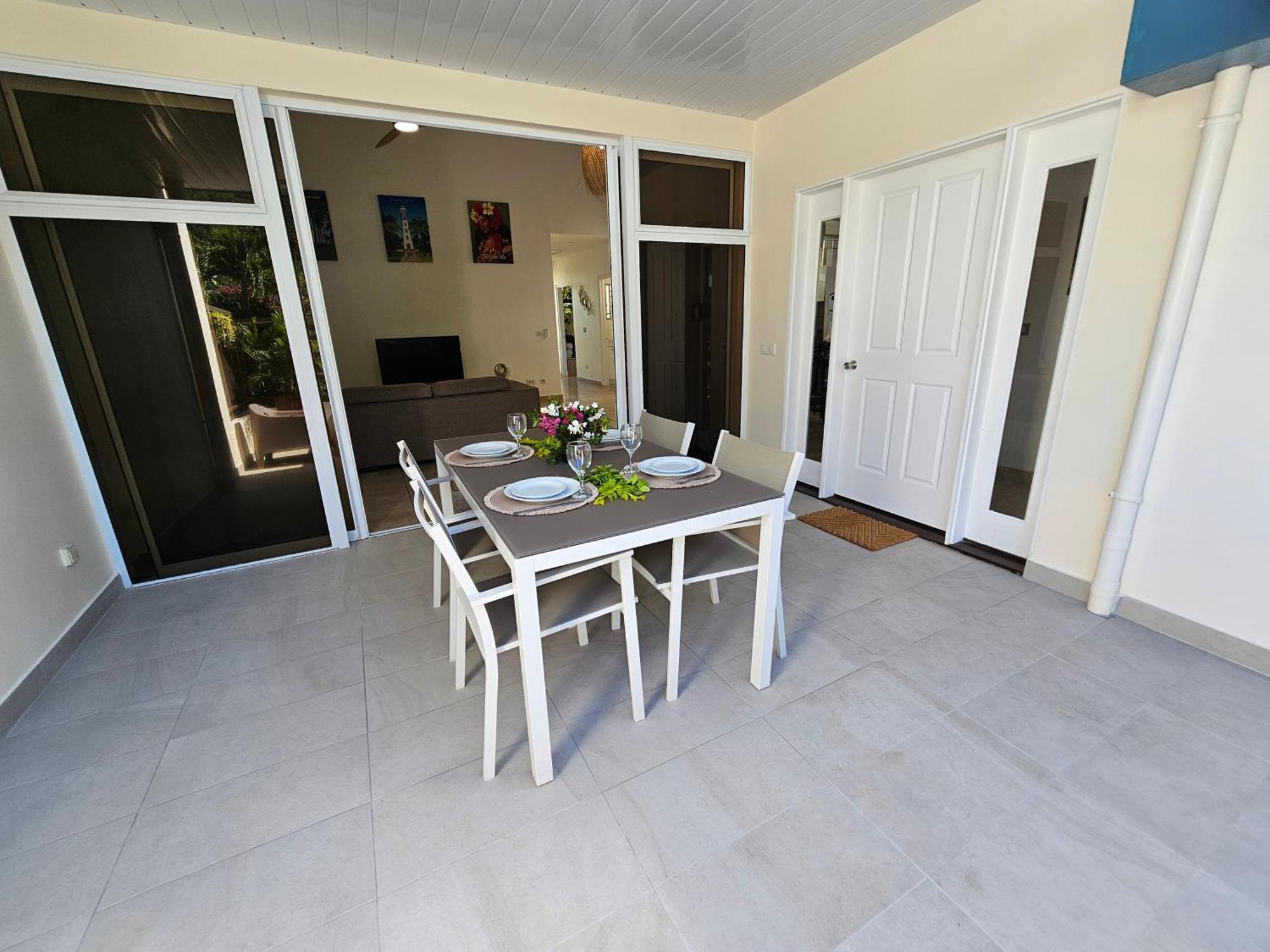 Cozy House In A Private Complex Villa Paea Exterior photo