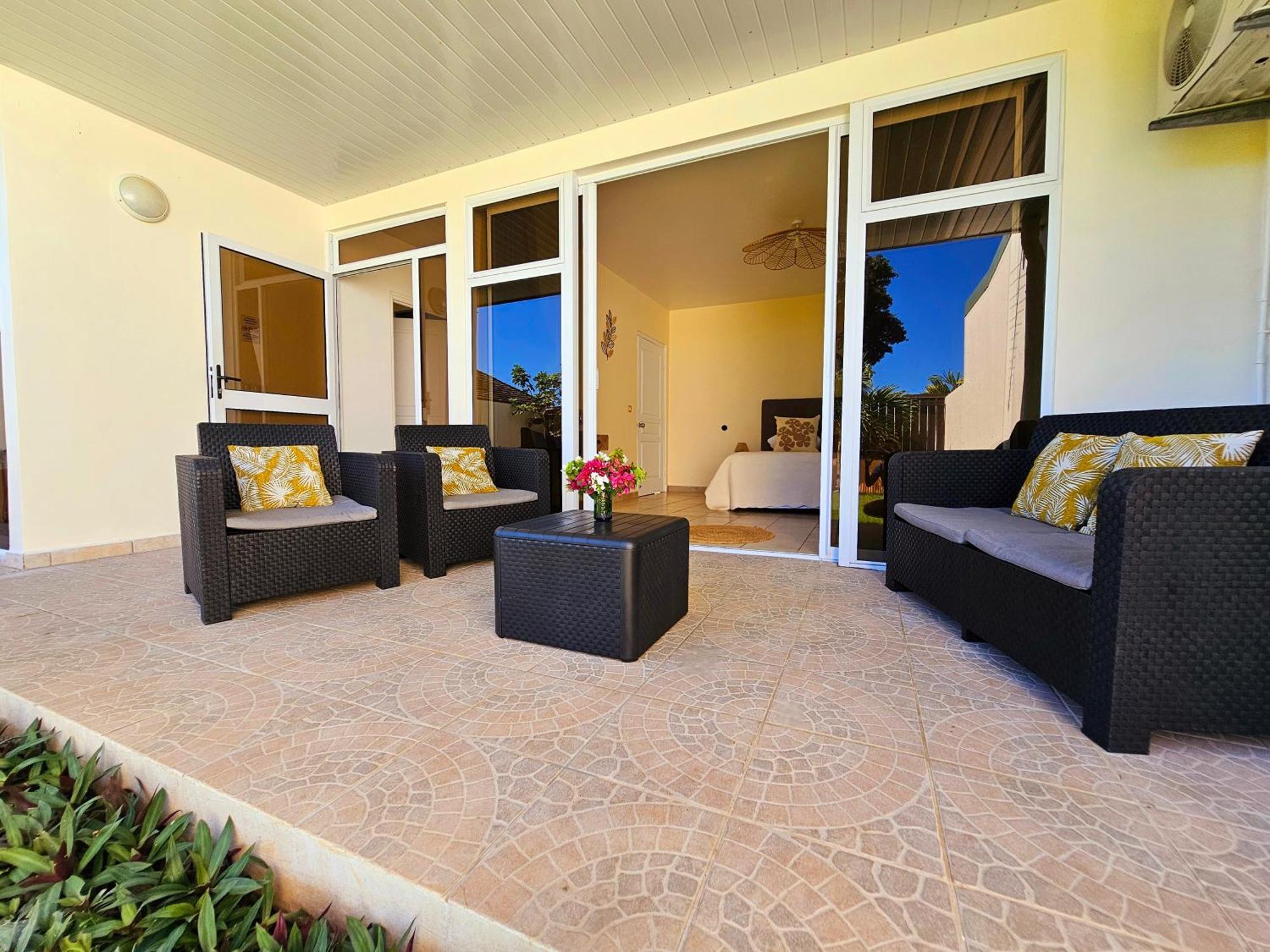 Cozy House In A Private Complex Villa Paea Exterior photo
